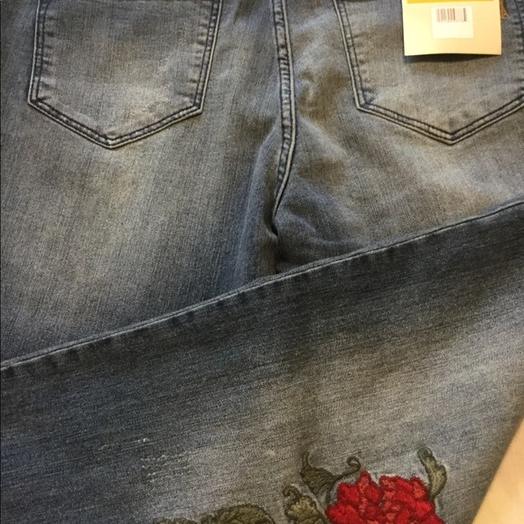 4-16. jeans with embroidered roses. - Picture 7 of 8
